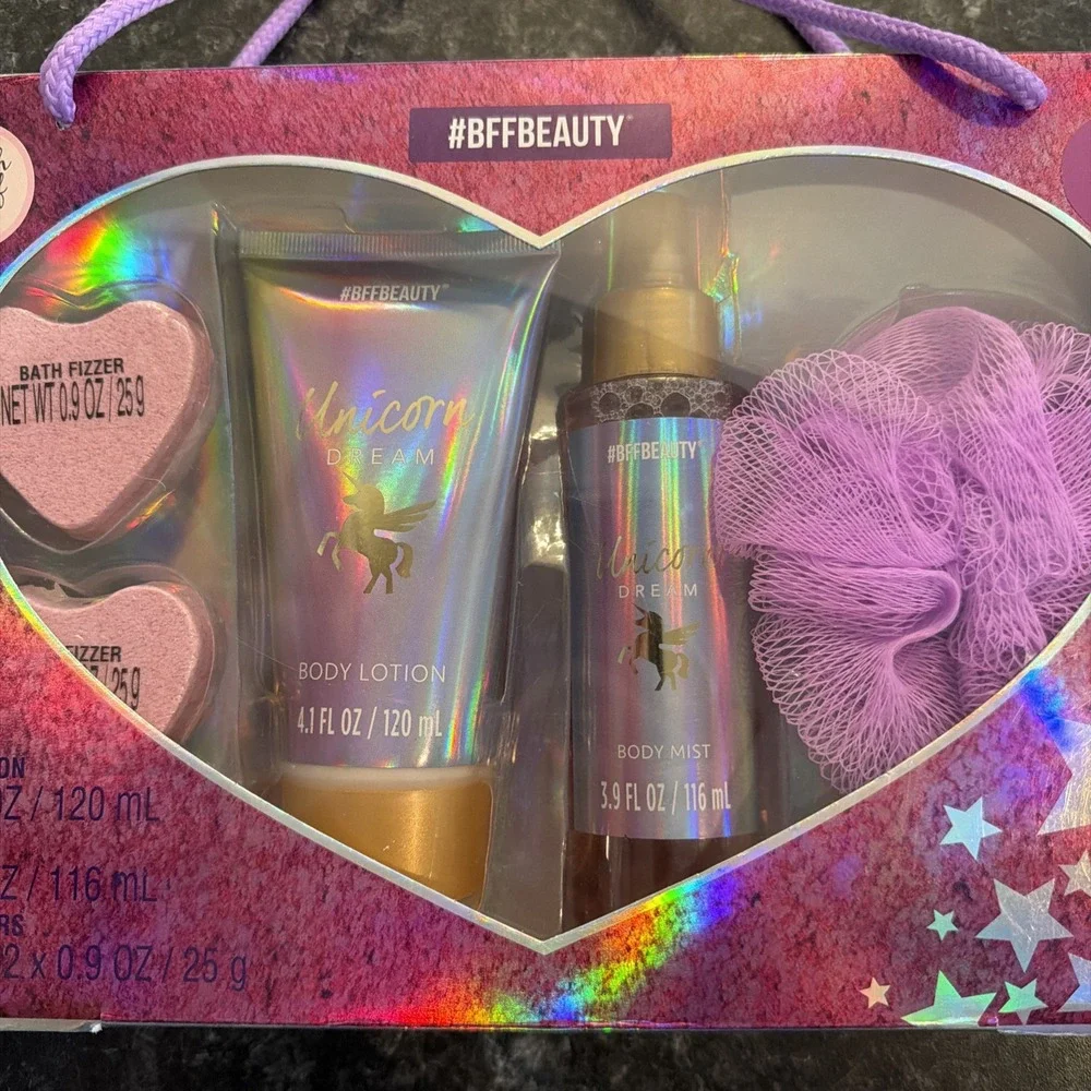 BFF Beauty fantasy heart tote 5 Piece Unicorn Gift Set.
